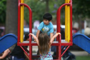 Niños jugando