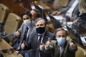 Diputados aprueban en general