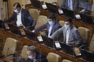 Diputados en debate
