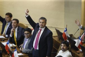 Diputados votan en contra