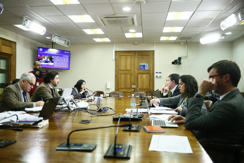 Comisión de Constitución