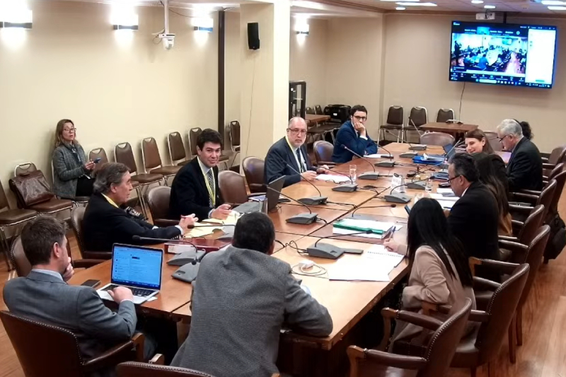 Aprueban acusación Vivanco-Muñoz