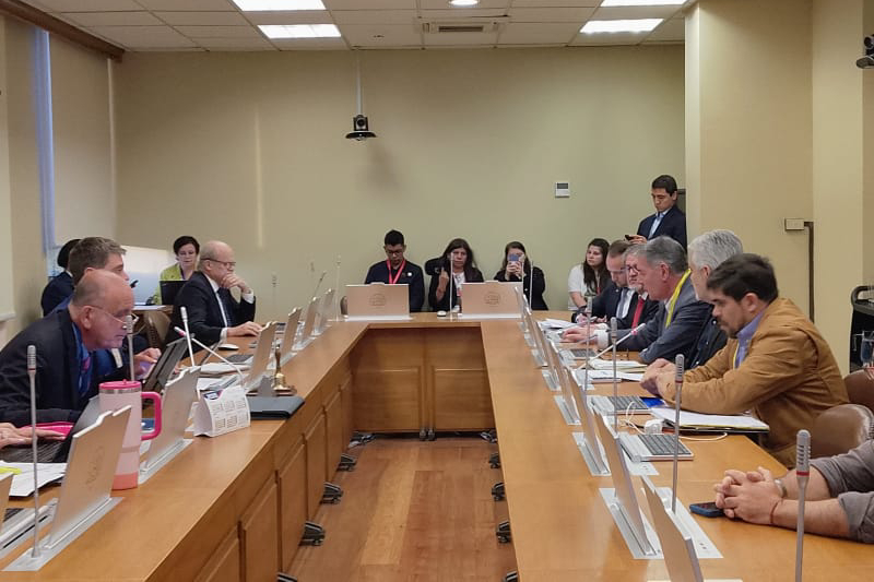 Comisión Economía inicia debate sobre regular turismo aventura