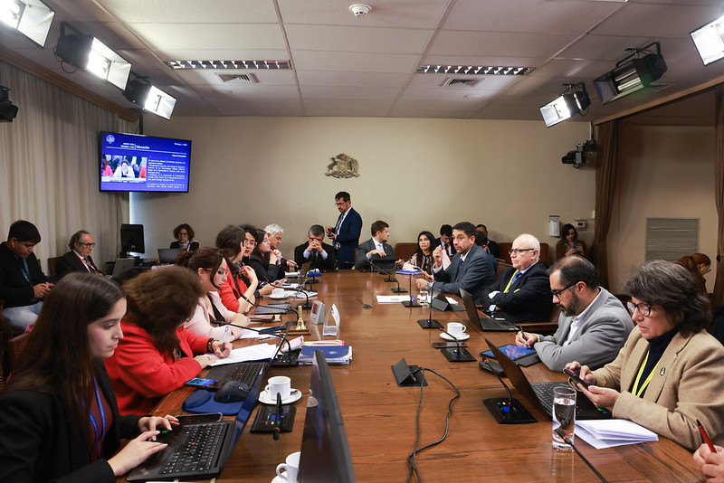 Aborda PL que aumenta requisitos para el ingreso a pedagogía
