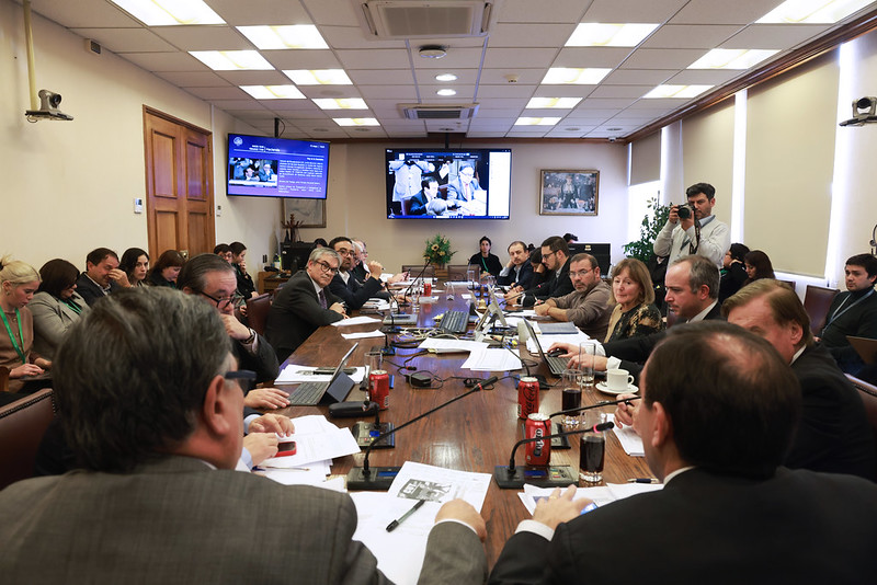 votan proyecto de salario mínimo