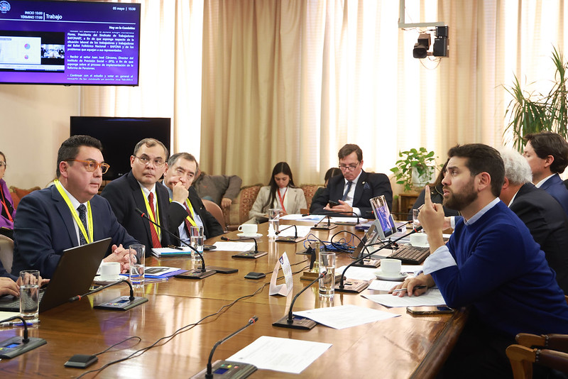 Comisión revisa implementación de la reforma de pensiones