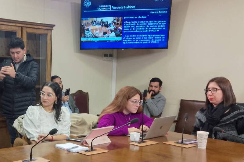 Apoyan legislar sobre organización de comunidades de agua