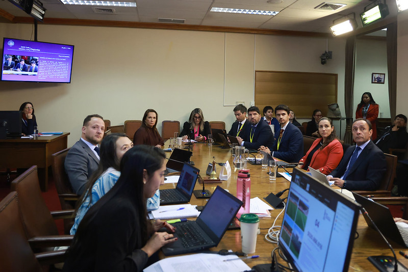 Deportes revisa resultados encuesta sobre actividad física de escolares