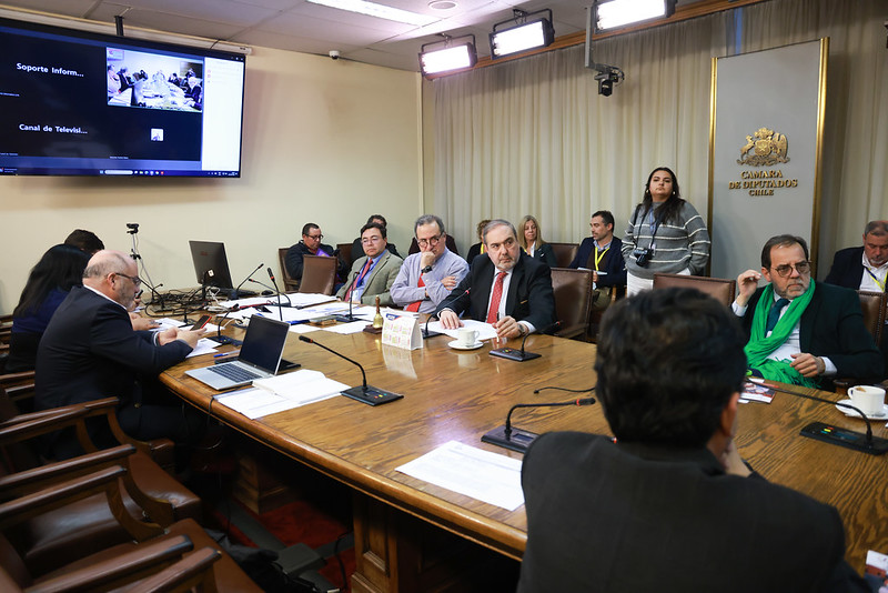 Comisión aprueba PL sobre transporte ilegal de pasajeros