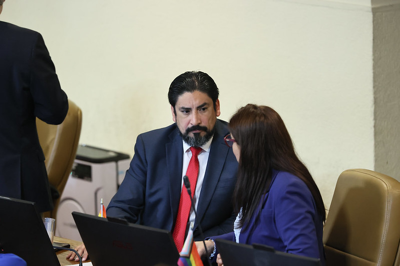 Acuerdos y resoluciones. diputados R. Oyarzo y X. Ossandón