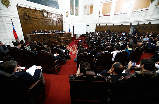 El evento, organizado por la Comisión de Hacienda de la Cámara de Diputados, fue realizado en la sede capitalina del Congreso Nacional y contó con la participación de diversos expertos en la materia, quienes entregaron su visión por medio de tres paneles que abordaron las aristas tecnológicas, regulatoria y de mercado.